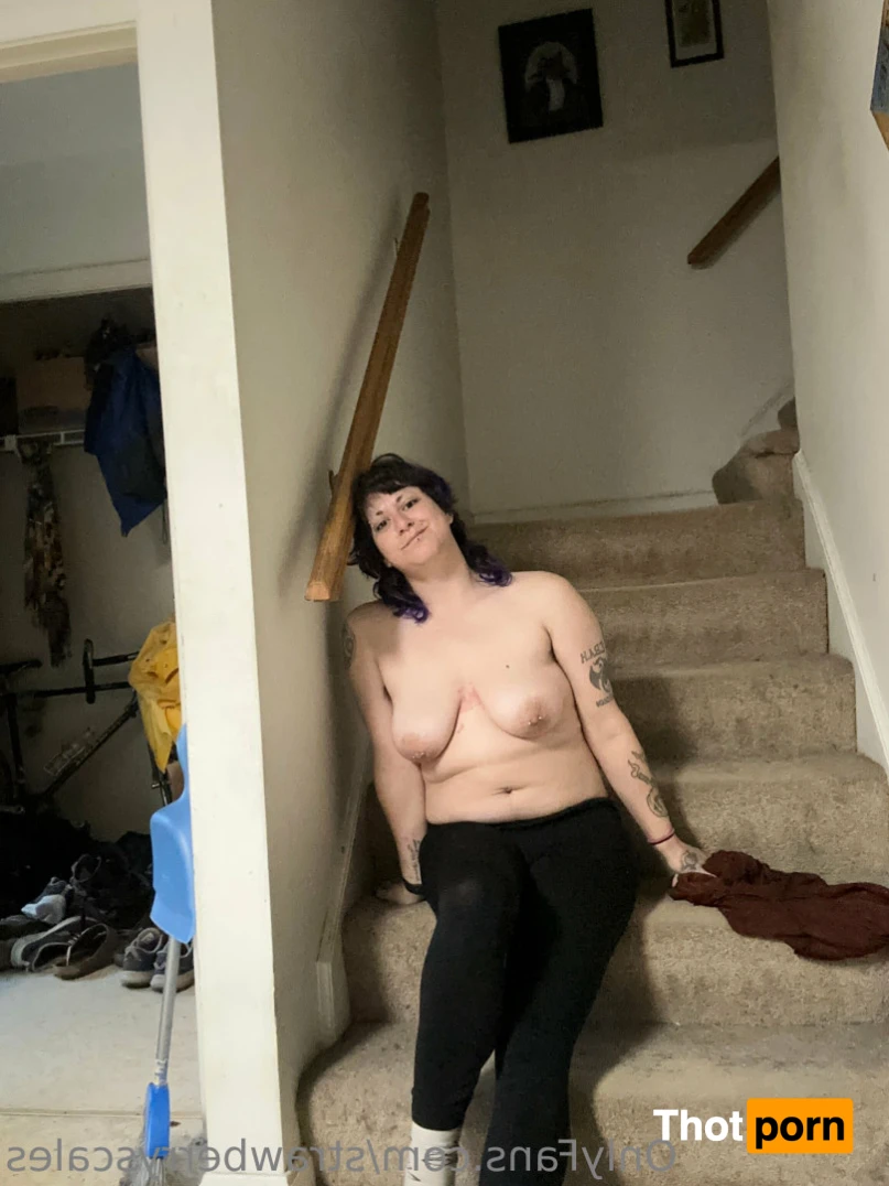 Strawberry Scales 16028985