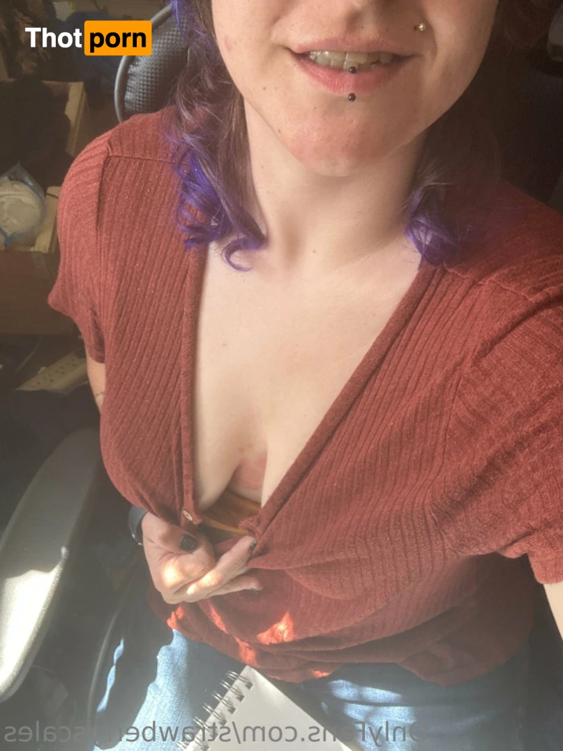 Strawberry Scales 16029050