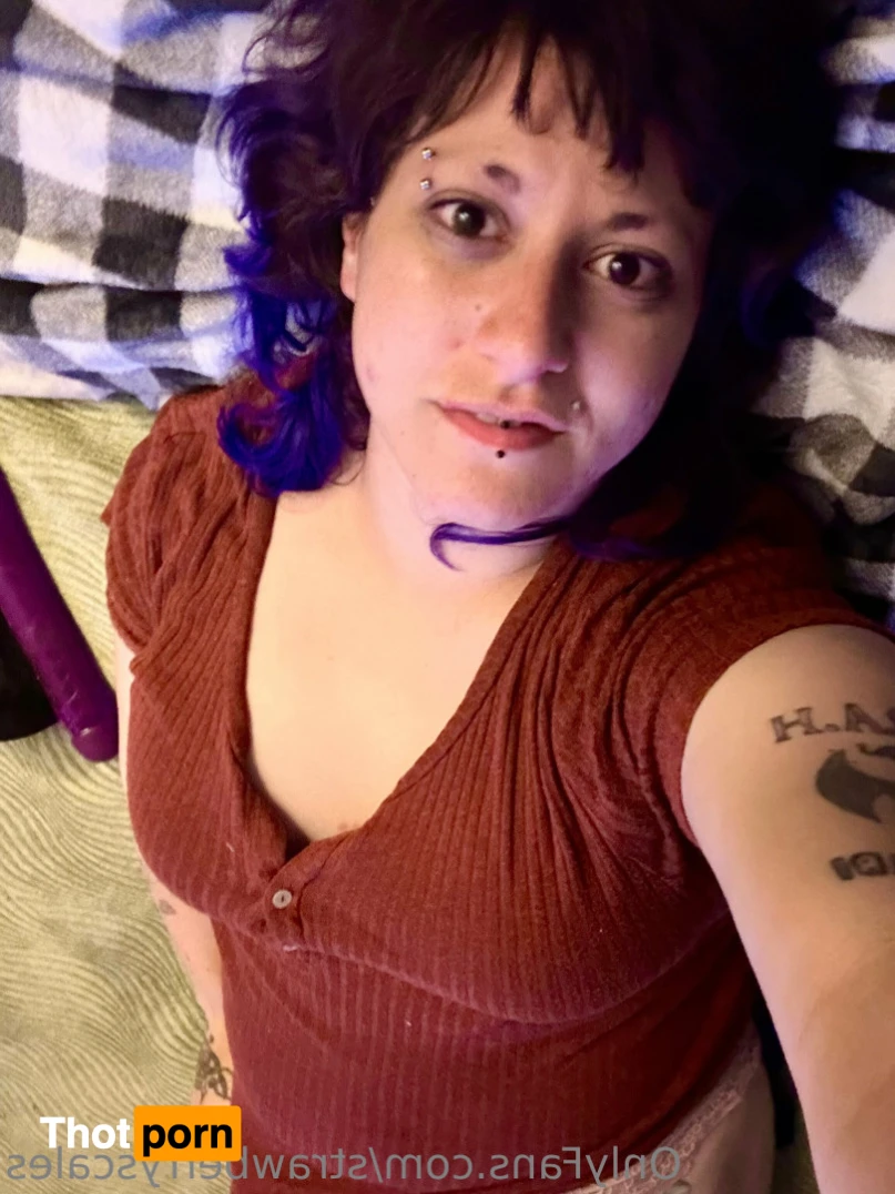 Strawberry Scales 16029084