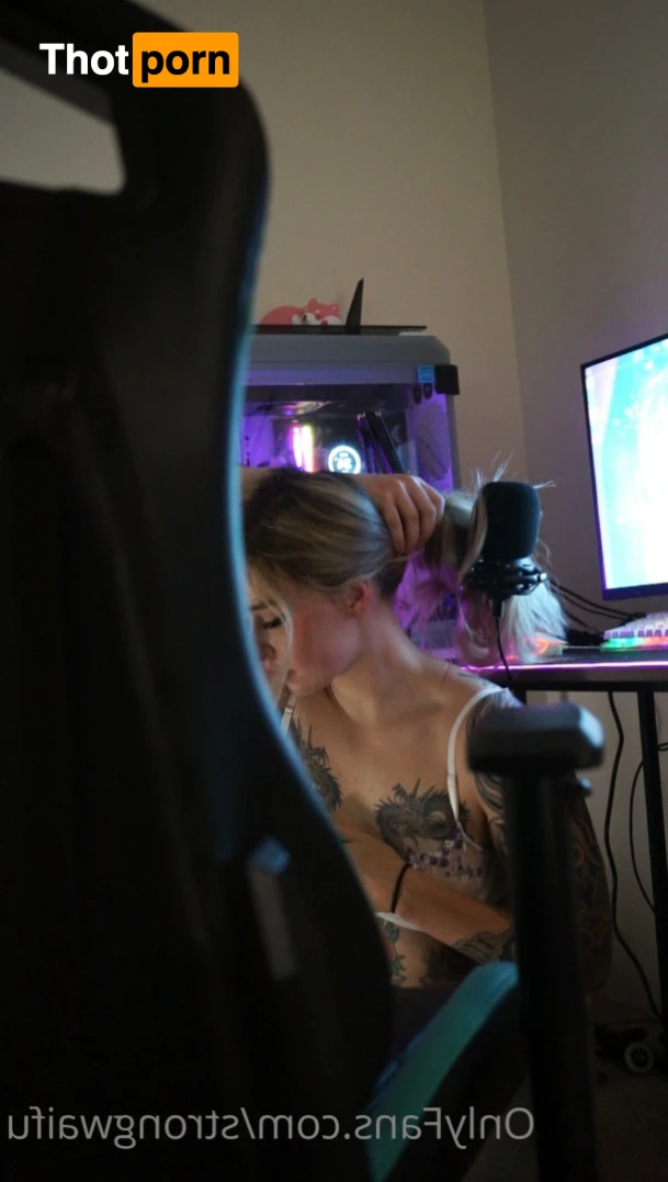 Strong Waifu Secret 15977828