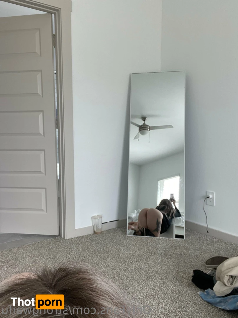 Strong Waifu Secret 15978073