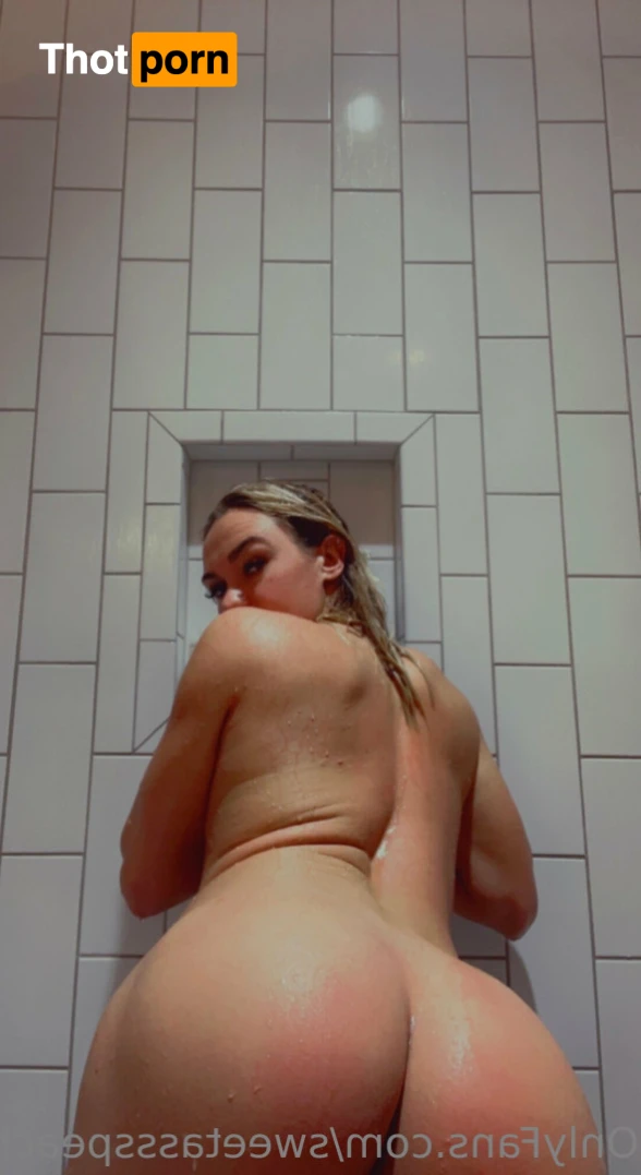 Peaches🍑 15770827