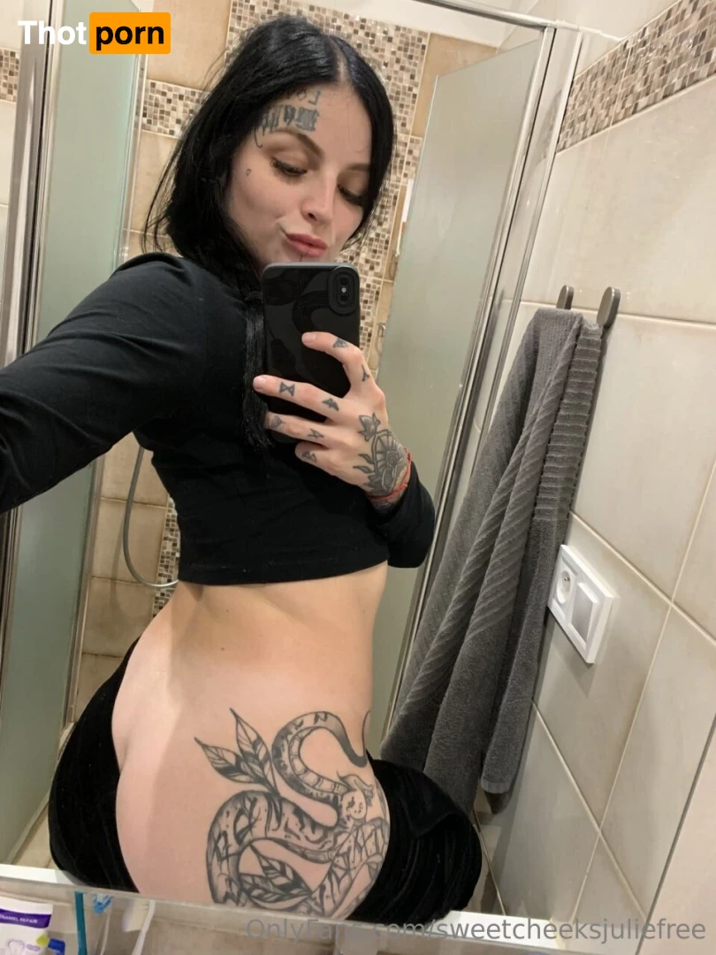 ❣️  Your Julie  ❣️ 16580387