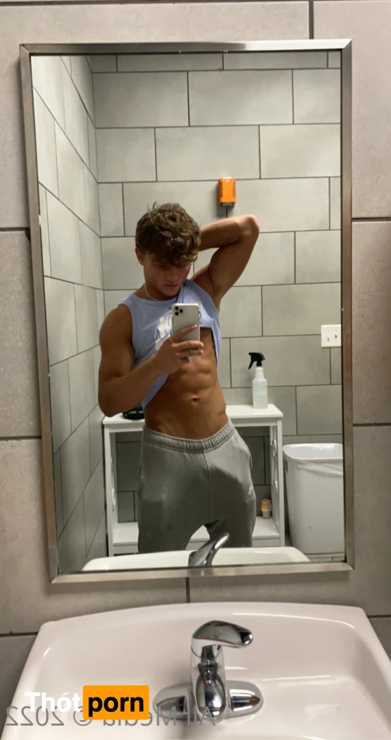 Taylor's VIP Page 15645472