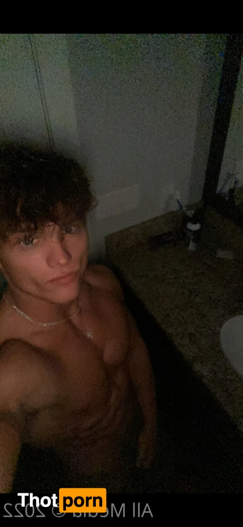 Taylor's VIP Page 15645498