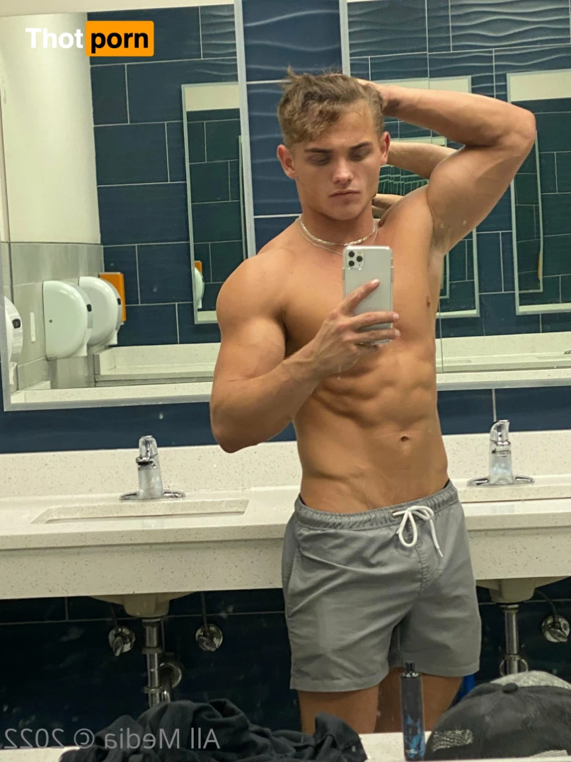 Taylor's VIP Page 15645541