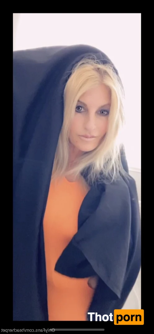 Teacher Pet 🍎 15640397