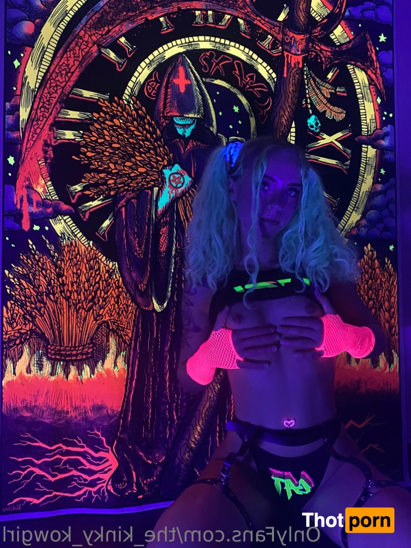 The Kinky Kowgirl 15370875