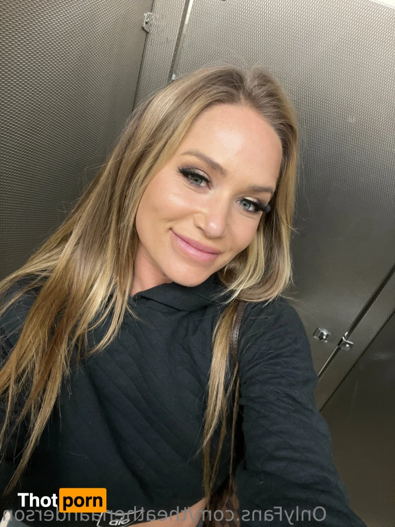 Athena Anderson 15295270