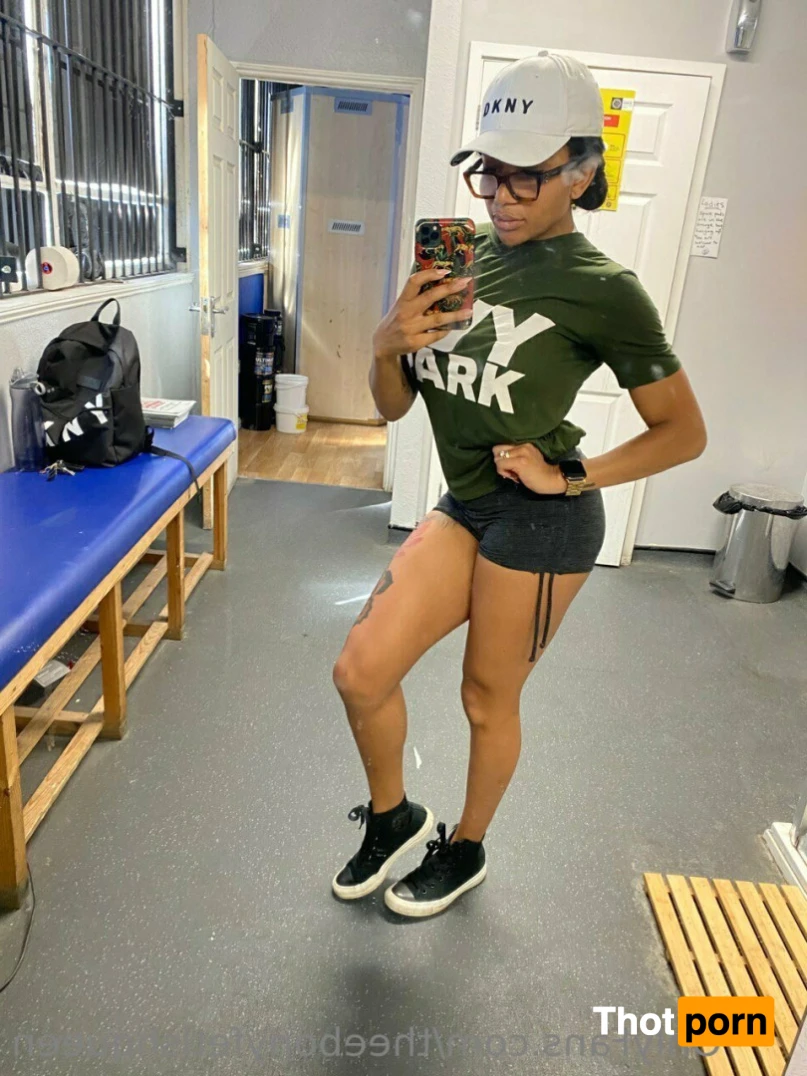 Ebony Fetish Queen 15191924