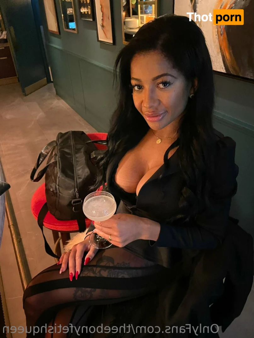 Ebony Fetish Queen 15191934