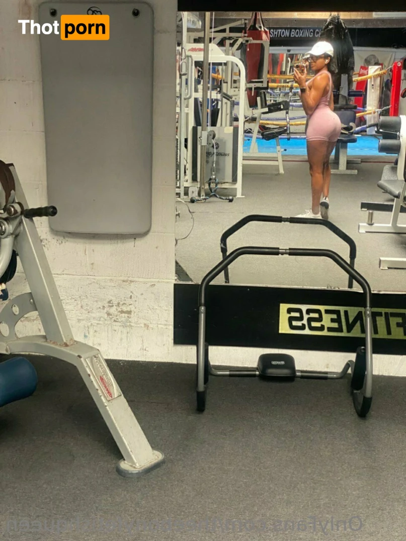 Ebony Fetish Queen 15191961