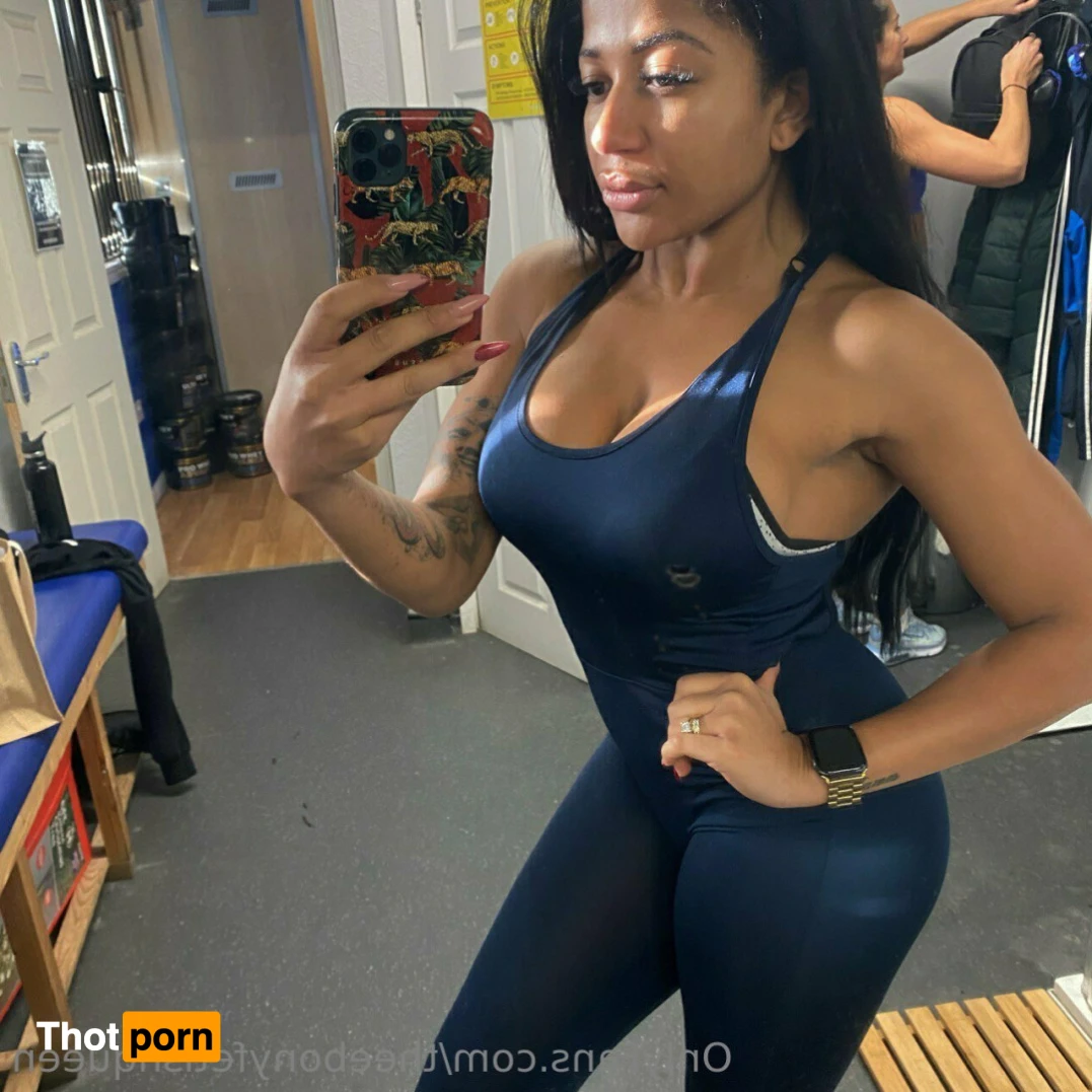 Ebony Fetish Queen 15192113