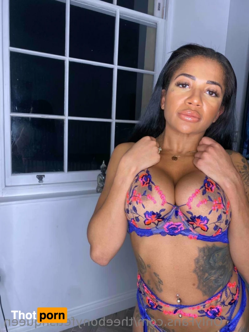 Ebony Fetish Queen 15192202