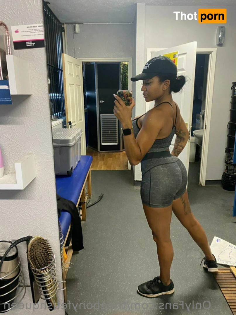 Ebony Fetish Queen 15192239