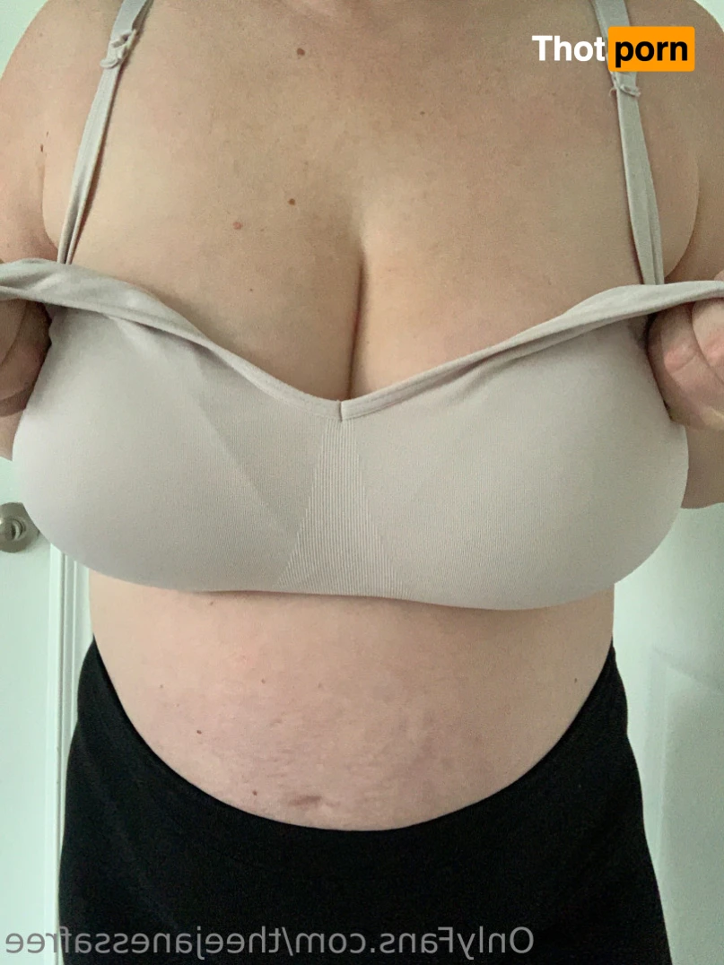 TheeJanessa FREE 15191631