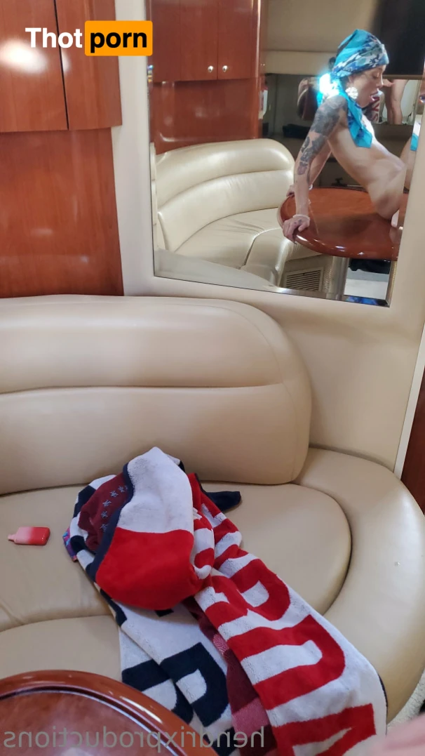 Holly Hendrix 15189792