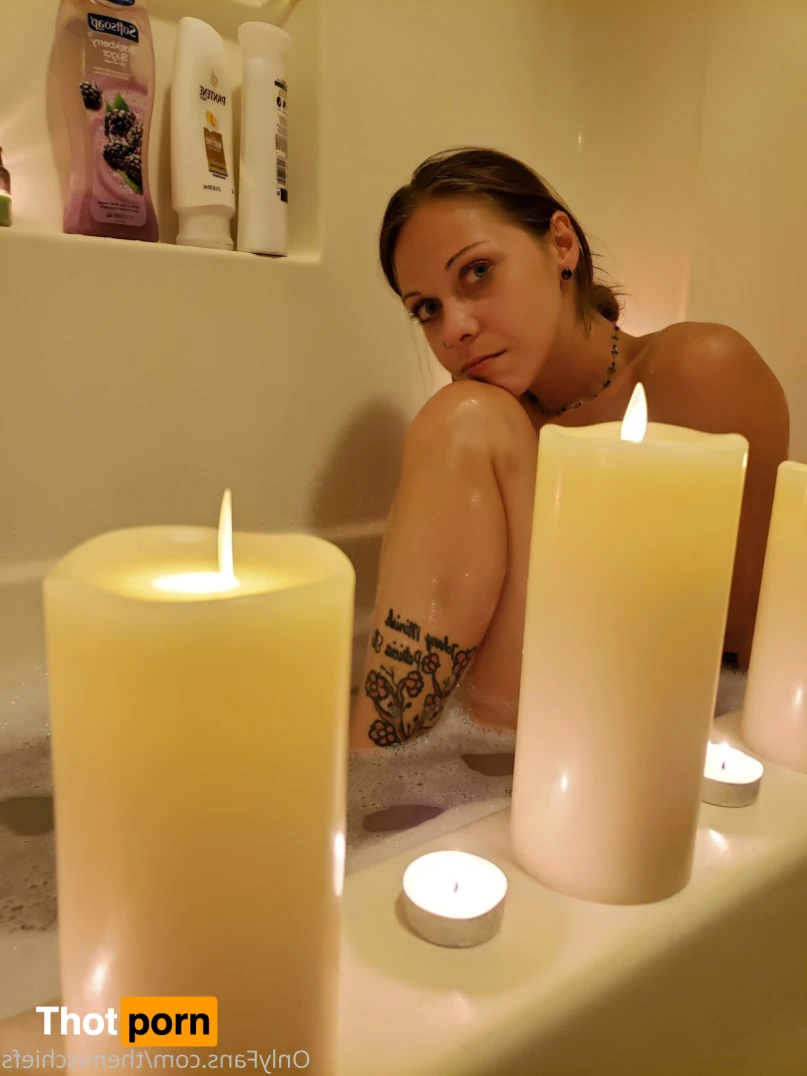 Mrs. Mischief 15100326