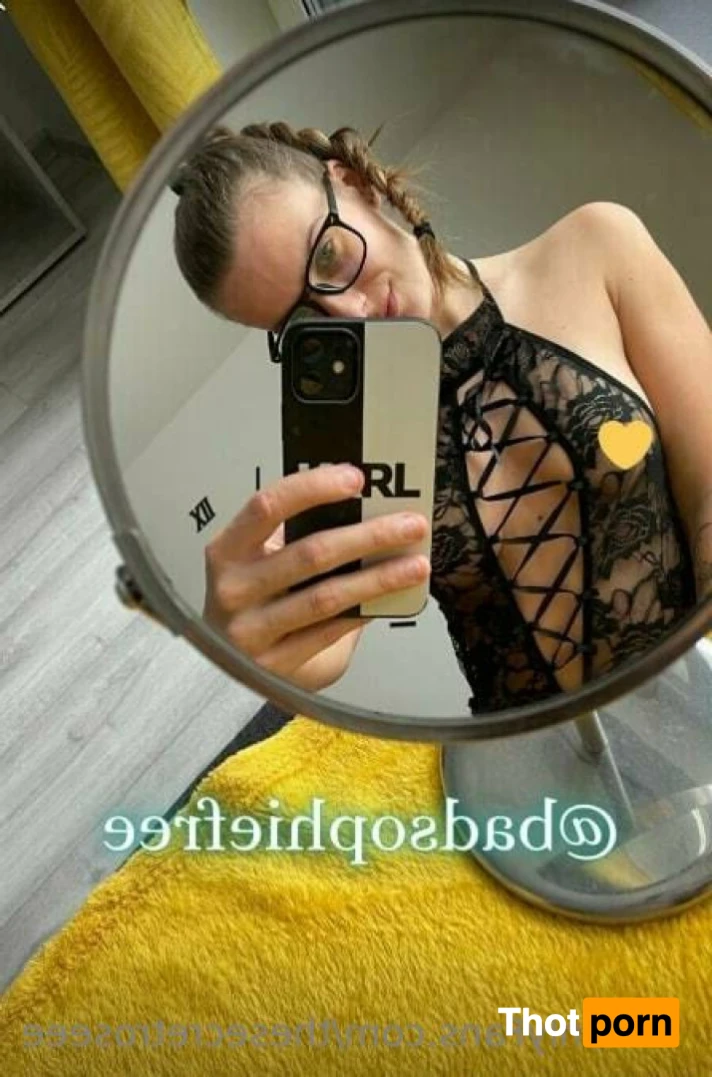 𝓡𝓸𝓼𝓮 14812985