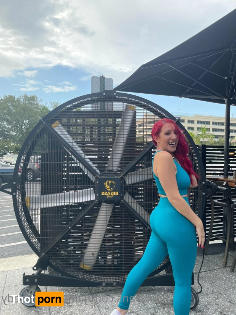 Funnygirl J 14777385