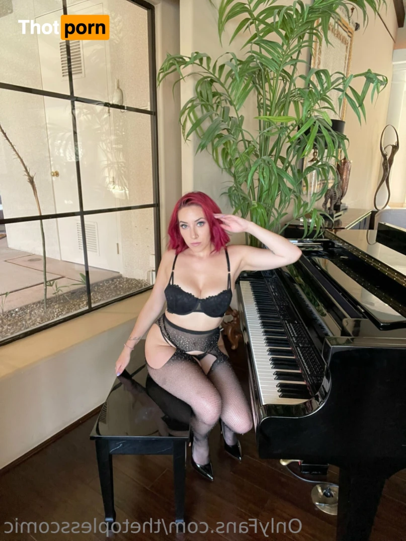 Funnygirl J 14777554