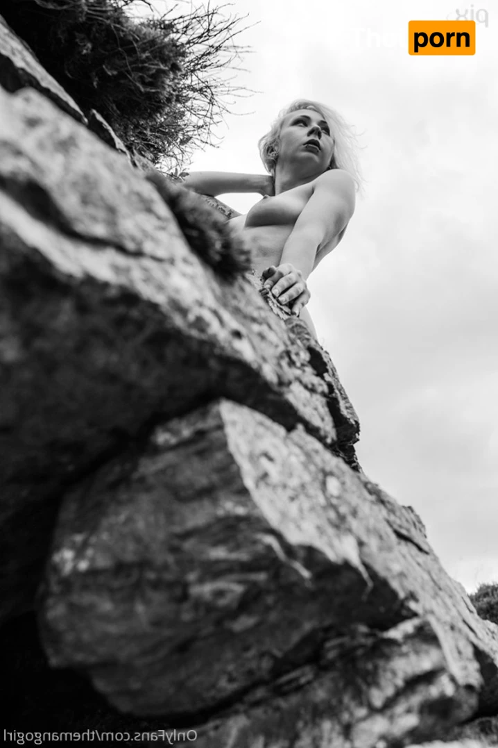 Little Hobbit in the wild 14750539