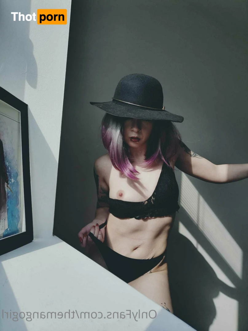 Little Hobbit in the wild 14751497