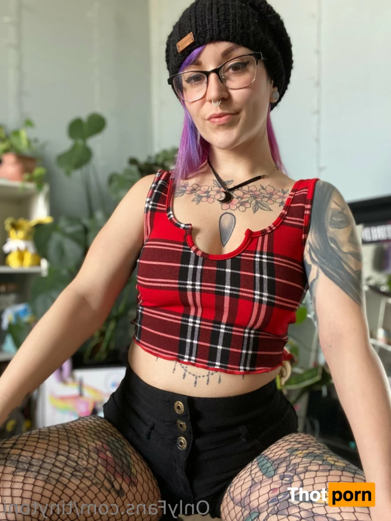 TinyToni 🌿 14591923