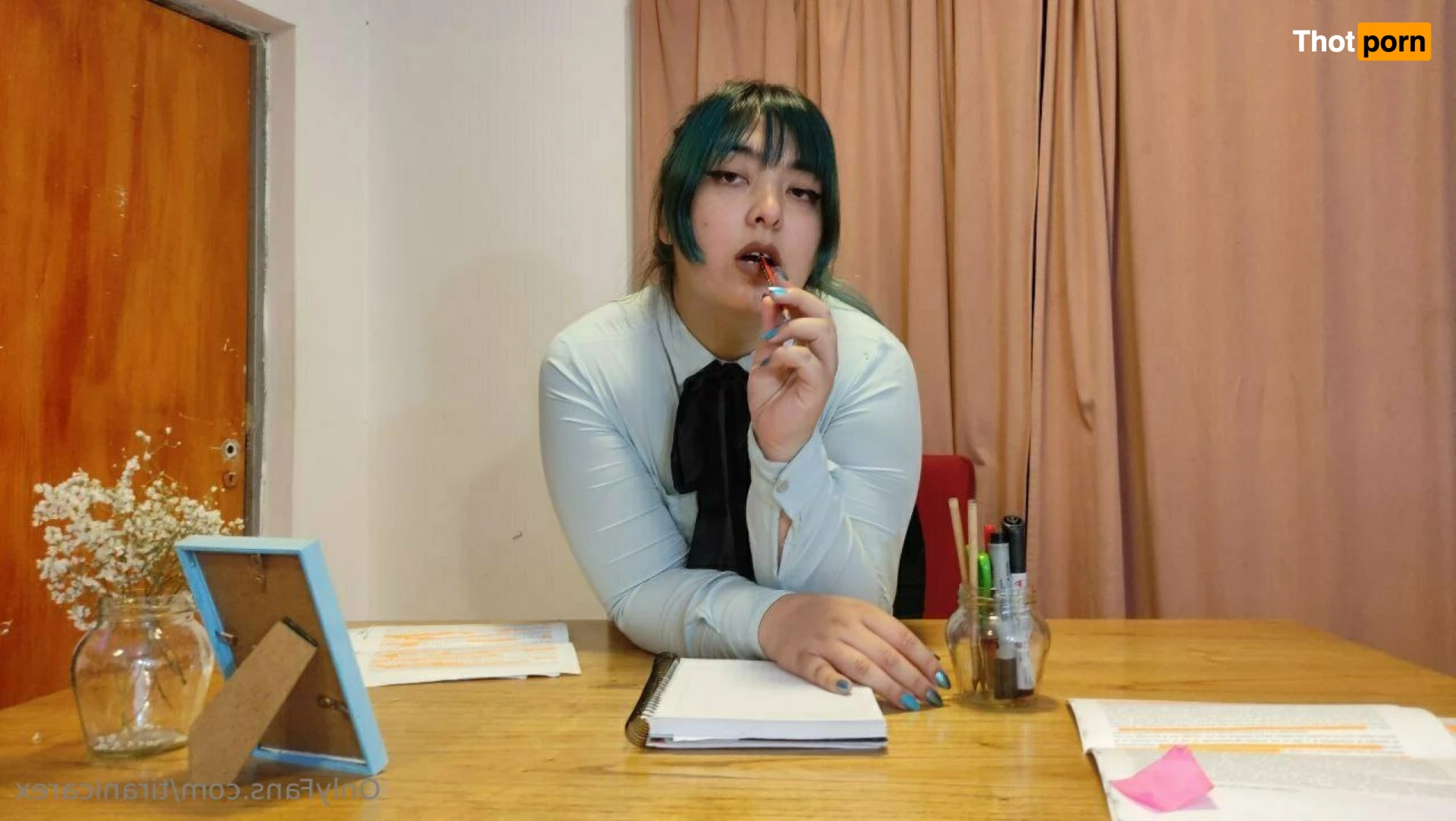 Reyna Tirana 14515537