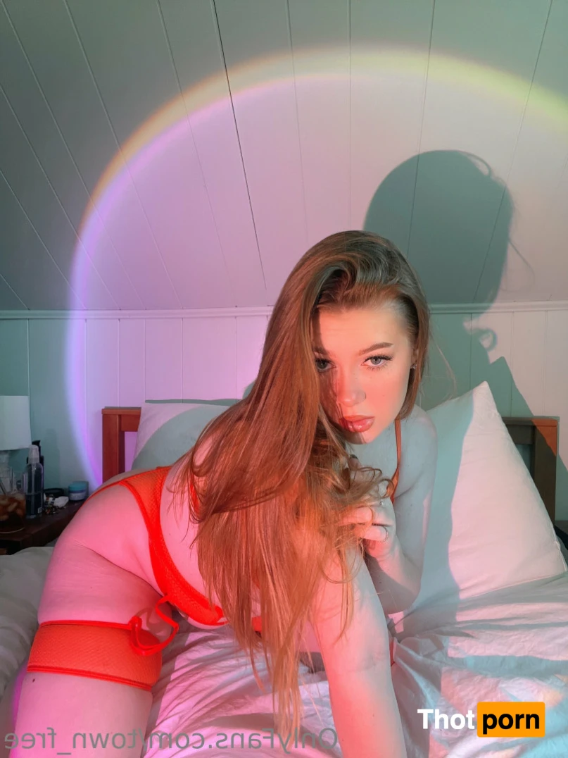 𝓽𝓸𝔀𝓷 🍓 14343053