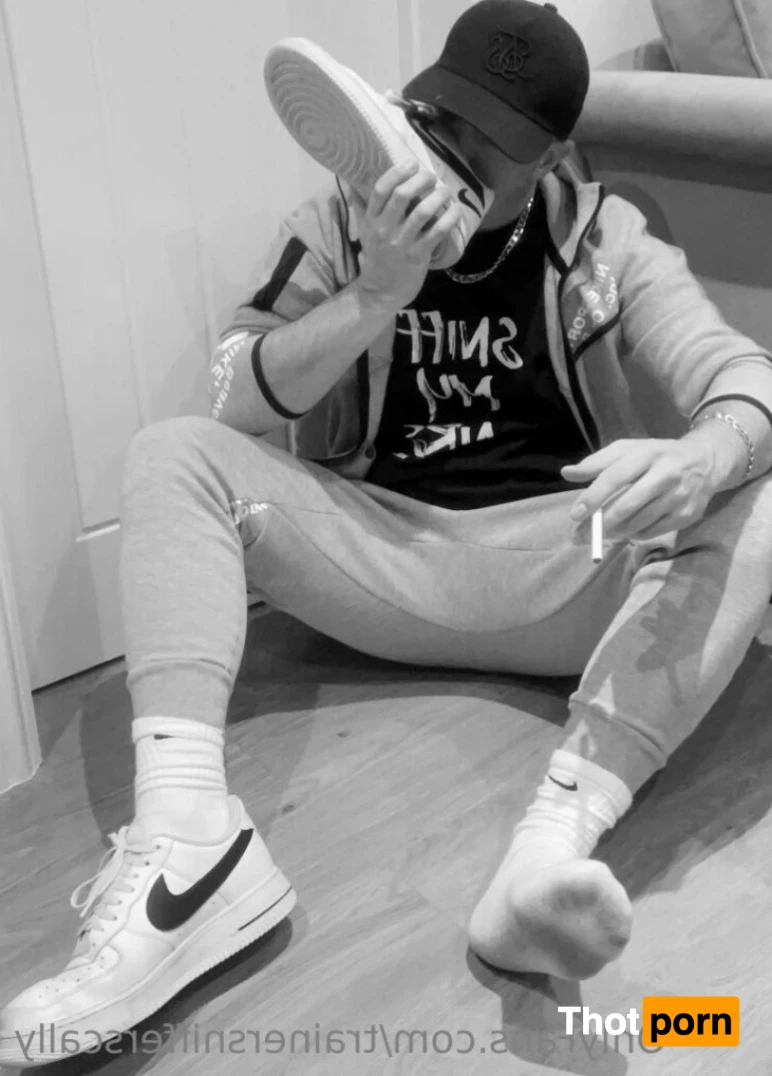 Trainersnifferscally 14341813