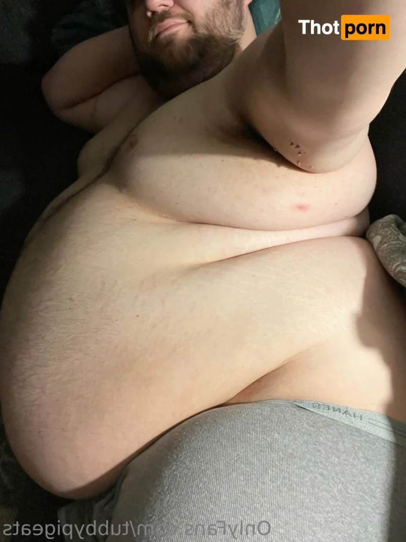 Tubby Pig Eats 14186731