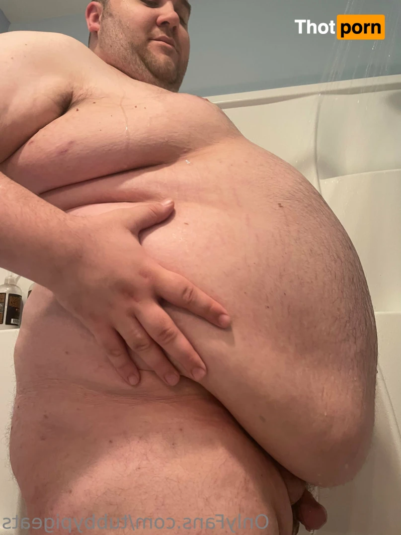 Tubby Pig Eats 14186834