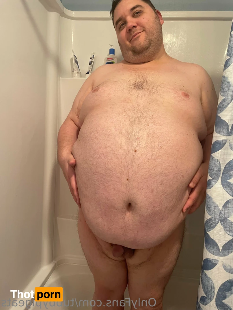 Tubby Pig Eats 14186960