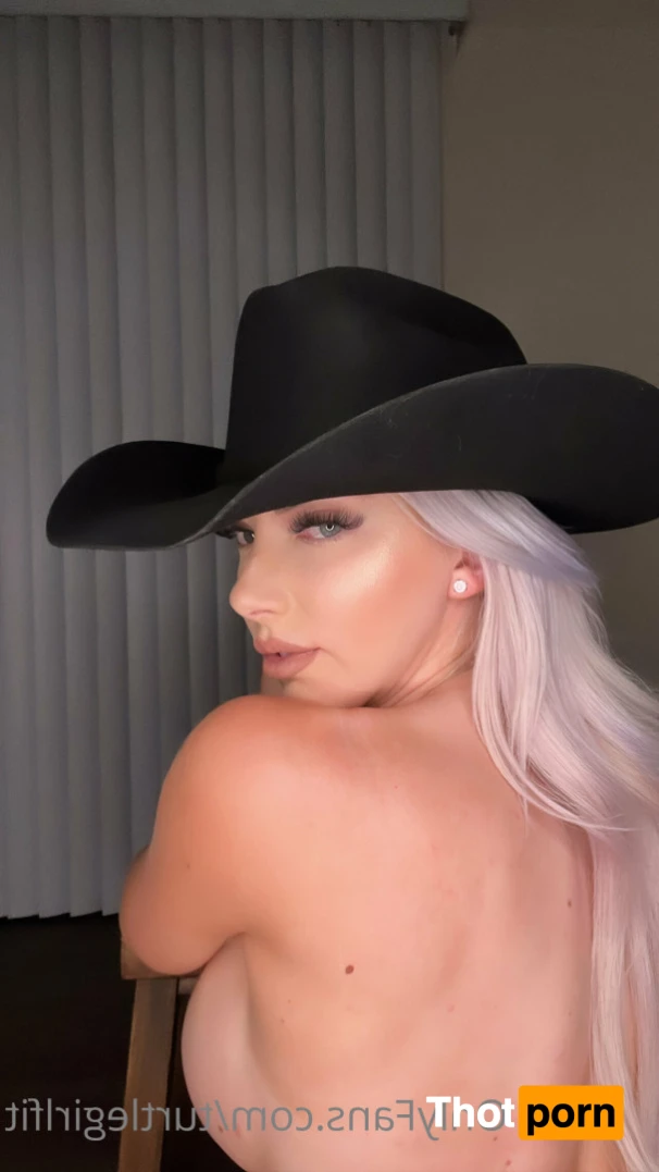 Turtlegirlfit 14185392