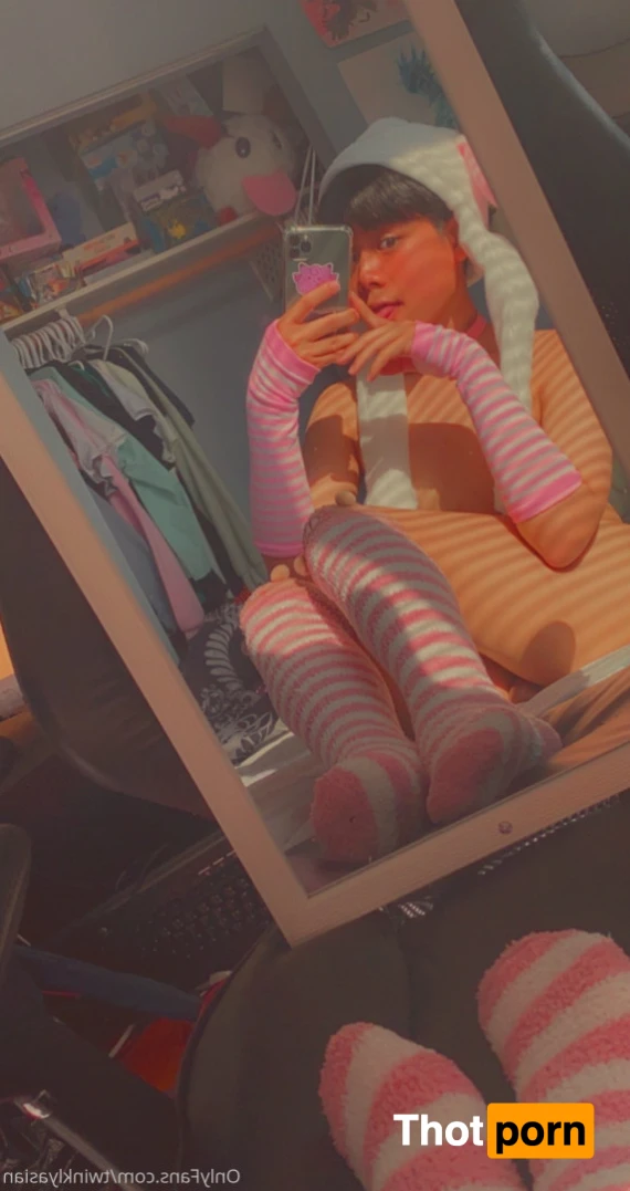 ✨TwinklyAsian✨ 14150151