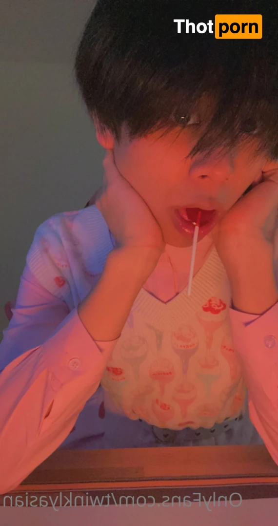 ✨TwinklyAsian✨ 14150652