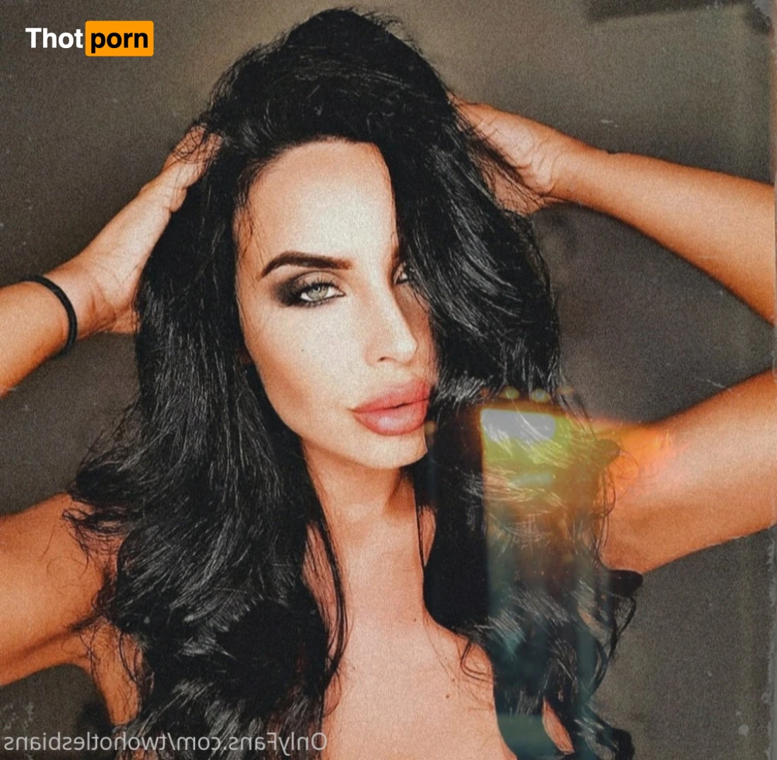 twohotlesbians 14145518