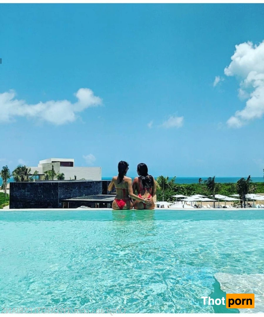 twohotlesbians 14145658