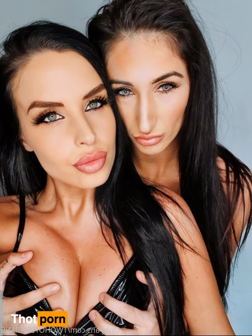 twohotlesbians 14145710