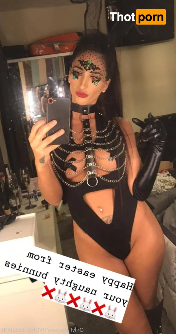 twohotlesbians 14147111