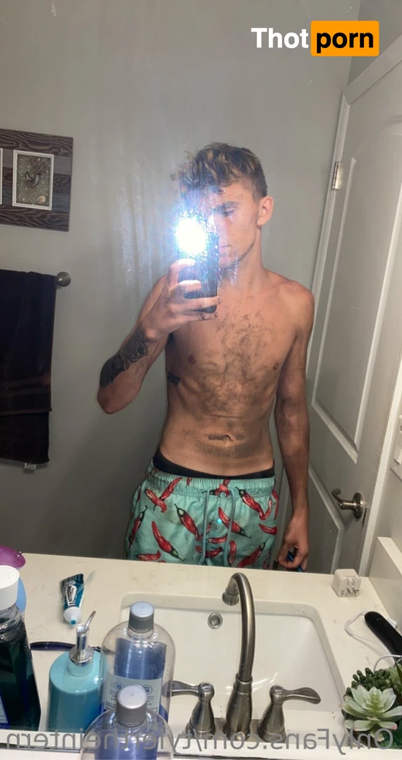 Tyler The Intern 14130522