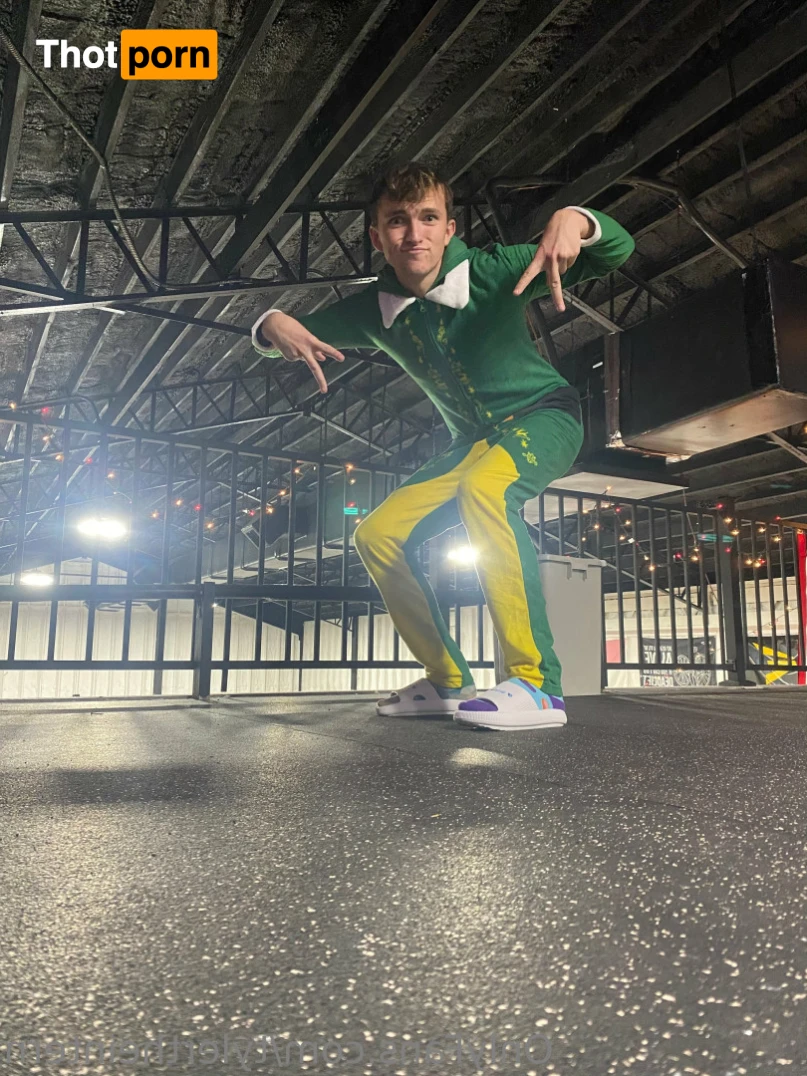 Tyler The Intern 14130623