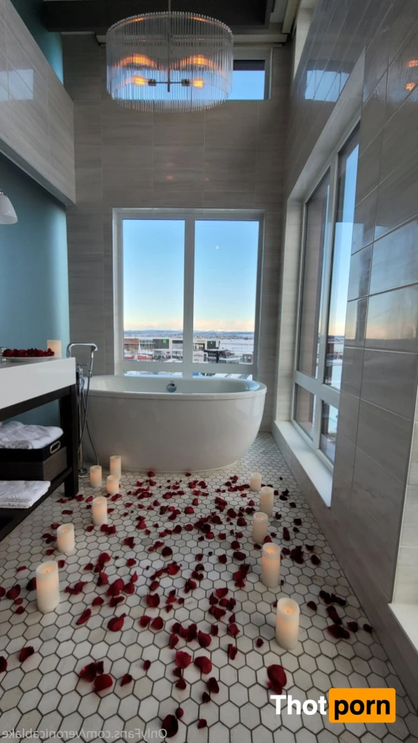 Veronica Blake 13565087