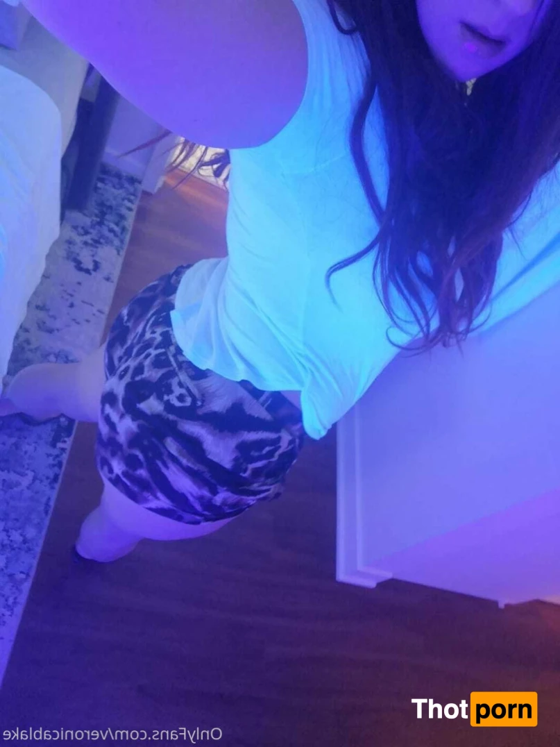 Veronica Blake 13565936