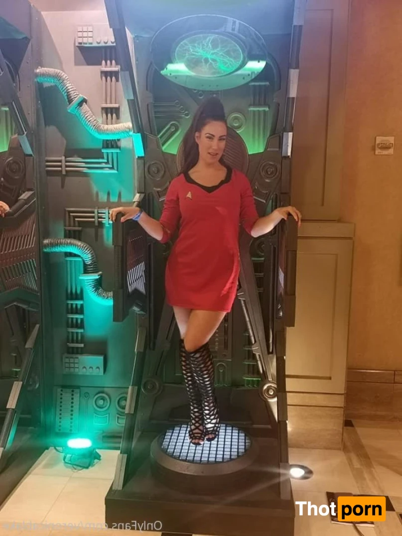 Veronica Blake 13566743