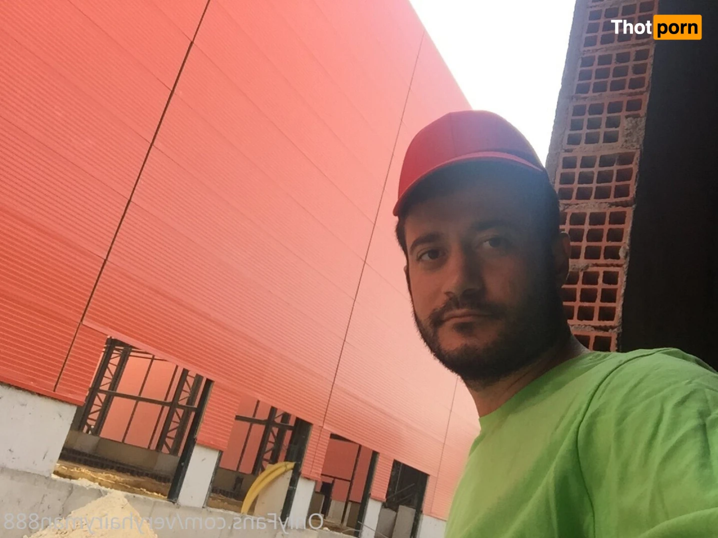 VeryHairyMan88 11137169