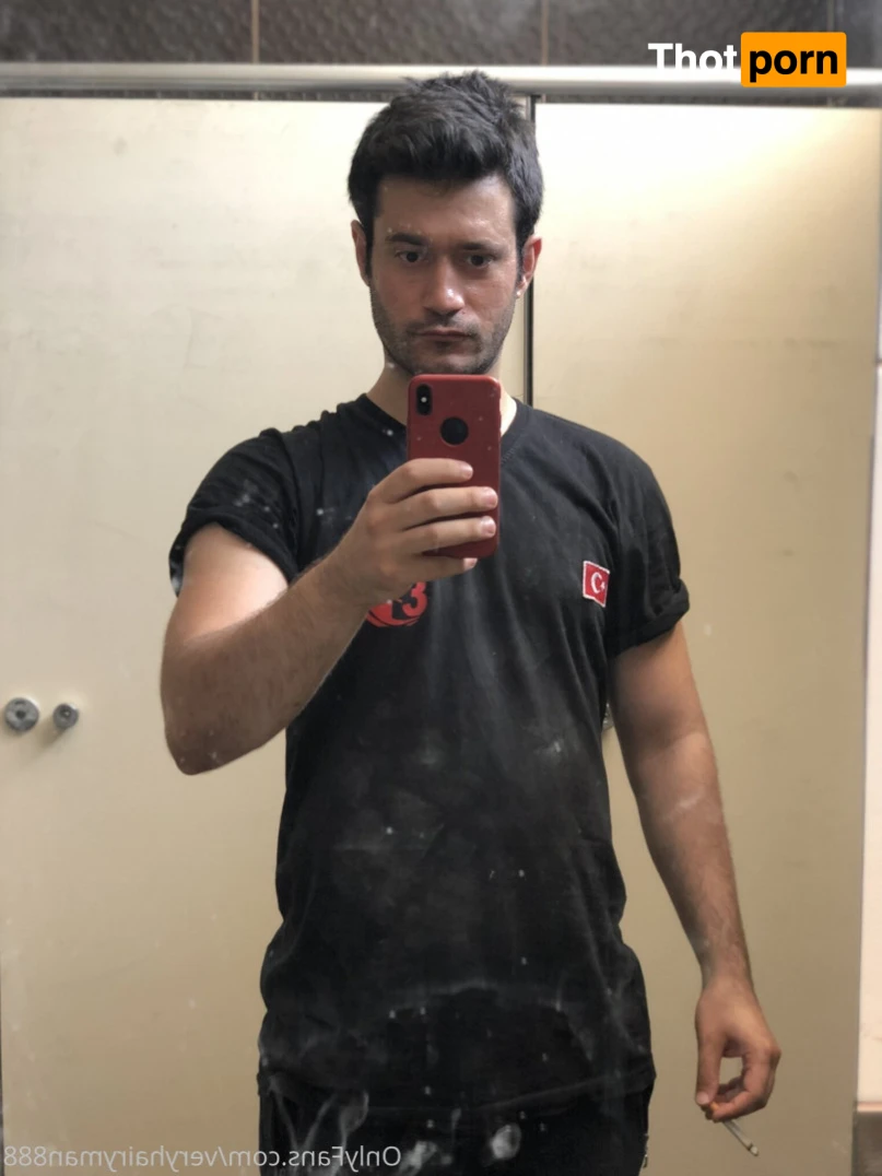 VeryHairyMan88 13486605