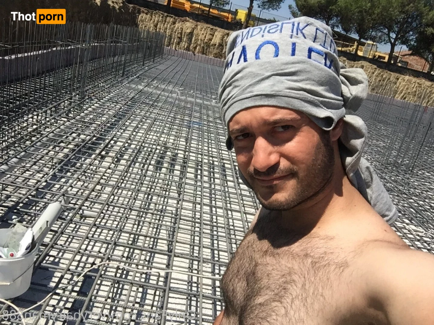 VeryHairyMan88 13486848