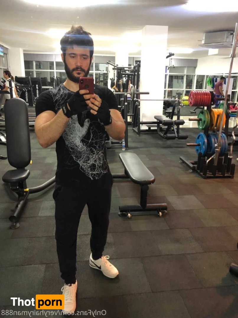 VeryHairyMan88 13487291